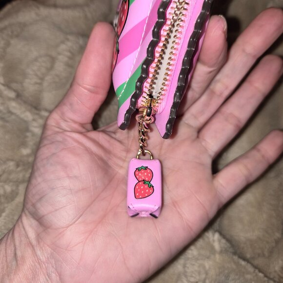 Kate Spade coin case. - Picture 2 of 4